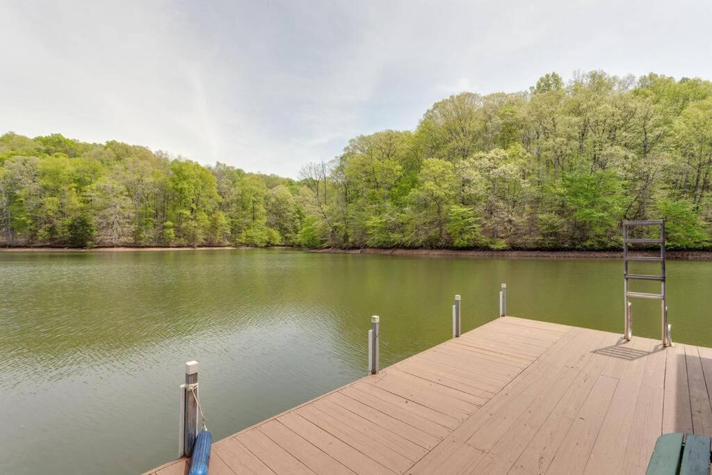 Lakeside Haven Dock/slip Fire Pit Game Kayaks Holiday home