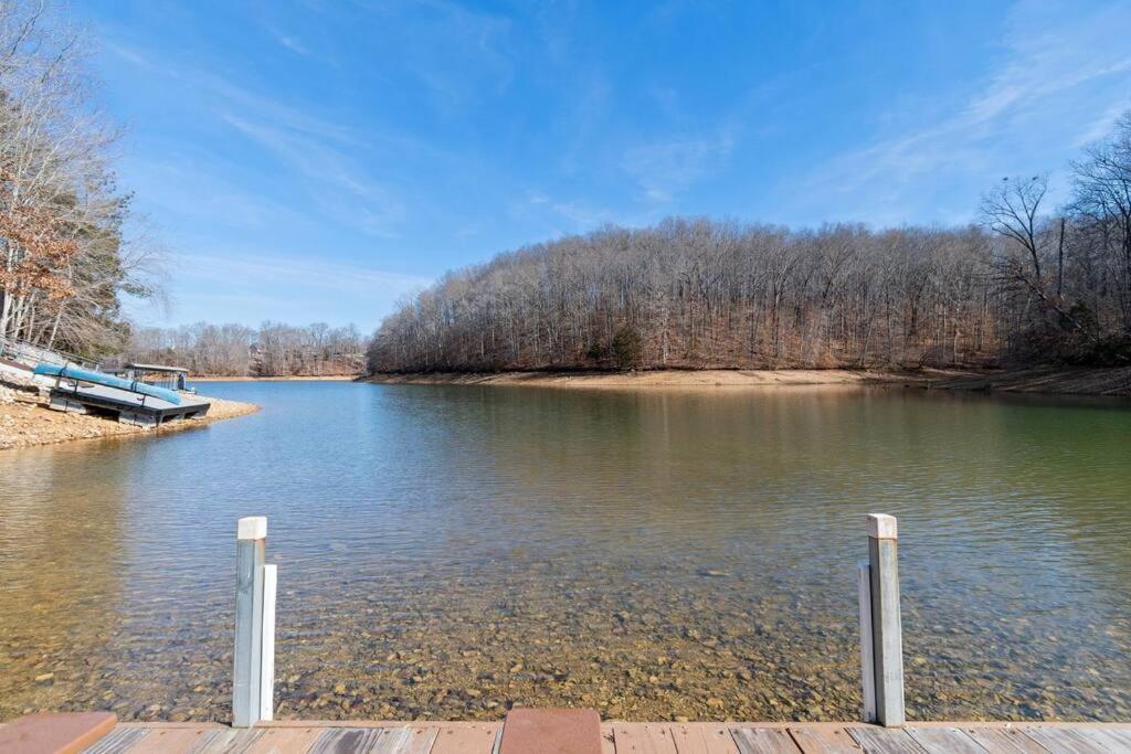Lakeside Haven Dock/slip Fire Pit Game Kayaks *