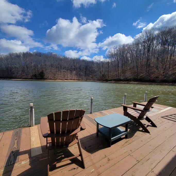 Lakeside Haven Dock/slip Fire Pit Game Kayaks
